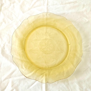 Vintage Federal Glass Yellow Dinner Plate: 1930s Patrician Spoke Pattern