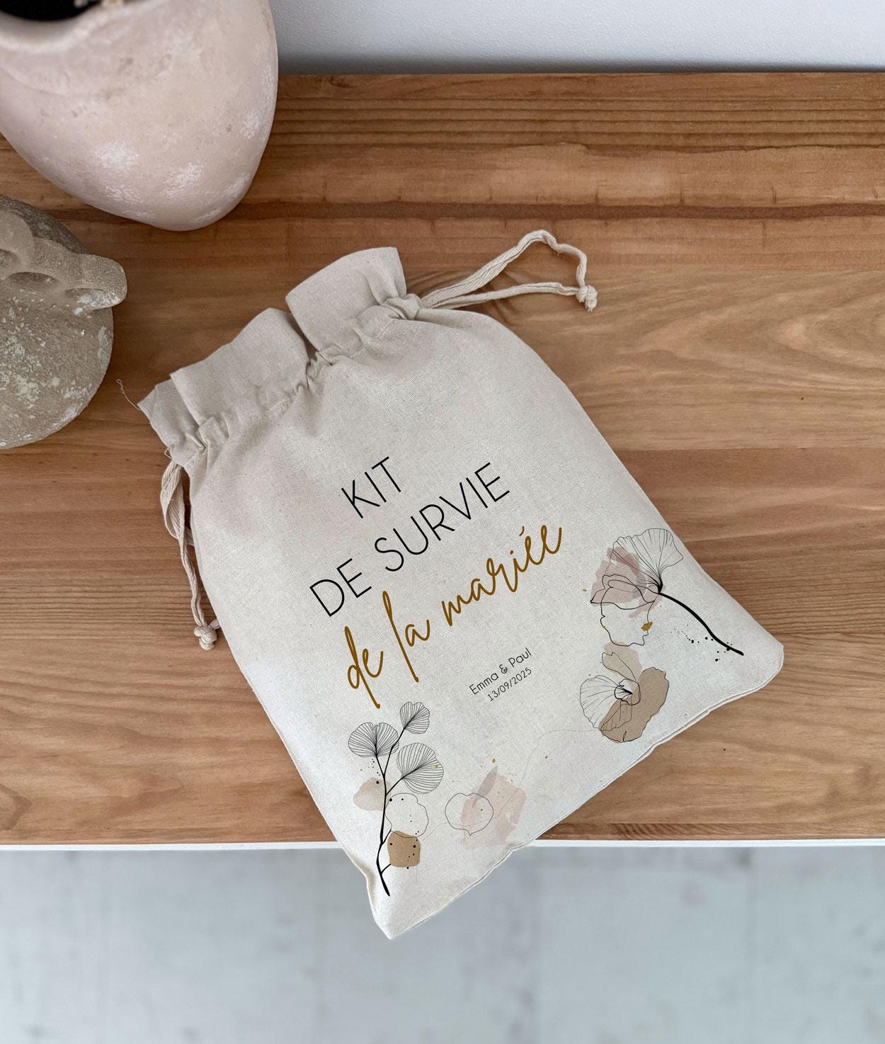 Kate Aspen Kit De Survie Mariage Floral – Rouge, 26 X 17 X 5,3 Cm – Ciseaux, Épingles, Couture, Lingettes – Cadeau Idéal