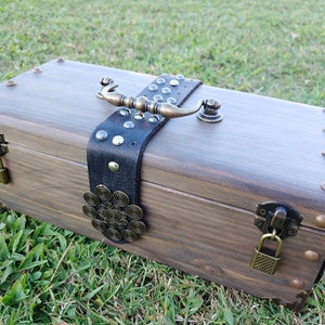 Large wooden chest with handle Treasure chest with lock Keepsake chest Wood jewelry chest Vintage chest Rustic wood chest Memory box for men