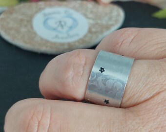 Wide star patterned ring, slim fit  hammered adjustable wide ring,silver star ring, wide style small ring, chunky ring,textured ring