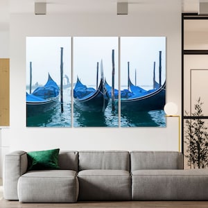 Blaue Boote im Hafen Original Kunstwerk für die Wand, Blaue Boote am nebligen Morgen Druck Leinwand, Boote Malerei für Wand, Boote Kunst Geschenk, Nautische Kunst
