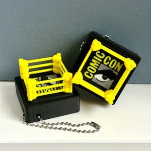 Comic Con Wrestling Ring Clicker