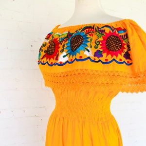 Mexican Dress, Mexican Dresses for women, Embroidered Dress, Traditional Mexican Dress, Floral Embroidered Dress. Traditional Mexican Dress