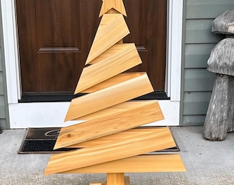 Árbol de Navidad de madera de cedro con estrella - 32 pulgadas de madera natural para decoración navideña de interior y exterior