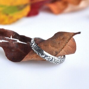 Garden Ring in Sterling Silver || Textured band with flowers and leaves