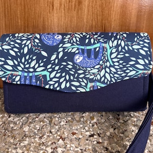 NCW/ Cartera de mano necesaria / Cartera de mujer / Perezosos / regalo / hecho a mano / azul marino / monedero