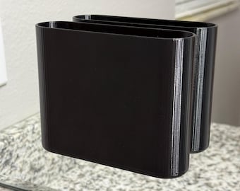 3D Printed Bathroom Organizer – Suction Cup Mirror Mount (3 Compartments)