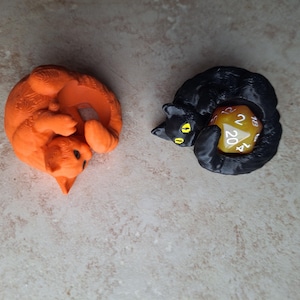 3D printed painted small playful cat dice guardian / painted 3d kitty cat kitten dice buddy / 3d printed d20 dice guardian