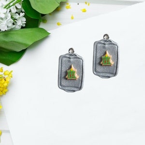Kawaii christmas tree sugar cookie baking tray charms / polymer clay cookie charms / kawaii food charm food jewelry charm stitch marker
