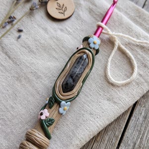 Polymer fairy floral crystal wand crochet hook / rose quartz amethyst crochet hook / clay floral garden crochet hook knitting accessory