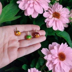 Polymer clay caramel apple charms / cute kawaii clay carmel apple food charms jewelry stitch marker progress keeper notions