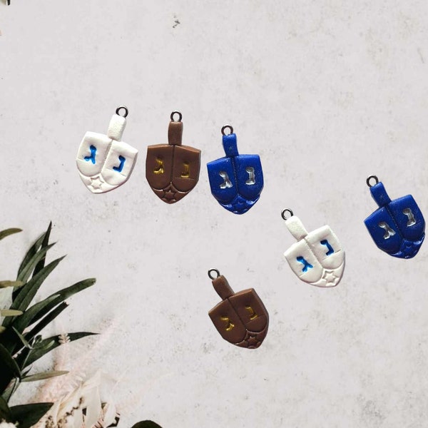 kawaii clay hanukkah dreidel charms / polymer clay star of david charms / jewish jewelry charms dreidel stitch marker