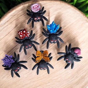 Hand painted 3D small spiders / 3d printed spider insect animals / floral holiday halloween spider knick knack Fidget figurines butterfly