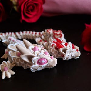 Painted 3D articulated valentine holiday heart cookie dragon / 3d printed holiday candy heart dragon animals desk pet