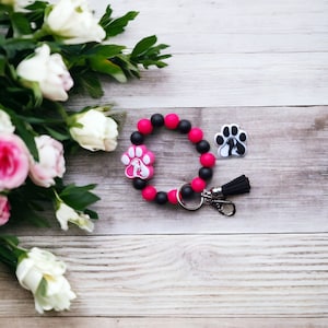Llavero de pulsera con cuentas de silicona / perro mamá silicona con cuentas pulsera huella llavero / silueta animal bolsa accesorios llavero regalo