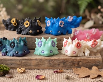 3D articulated hand painted floral axolotl dragon kosha / 3d printed axolotl dragon / 3d printed desk pet figurine fidget