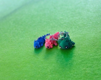 Llavero de ajolote bebé azul y rosa pintado en 3D / renacuajo de ajolote impreso en 3D, figura de animal, amuleto colorido para bolso Fidget