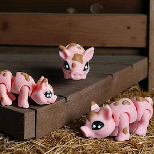 Painted 3d flexi muddy pig animal / 3d printed western farm animals / pink colorful pig knick knack Fidget figurines