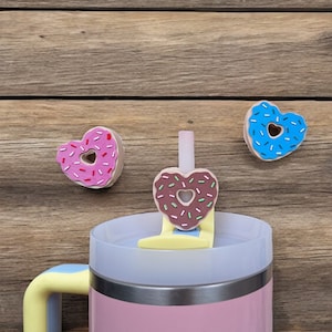 Painted 3D frosted heart donut straw buddy charm tumbler accessories / tumbler charm straw buddy / valentine holiday straw topper charm