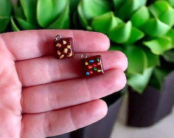 Polymer clay brownie square charms / cute clay brownie charms charms / colorful clay jewelry charm stitch marker progress keeper notions