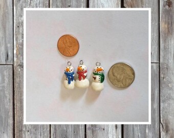 Kawaii snowman charms / polymer snowmen charms / kawaii Christmas  jewelry / kawaii Holiday charms