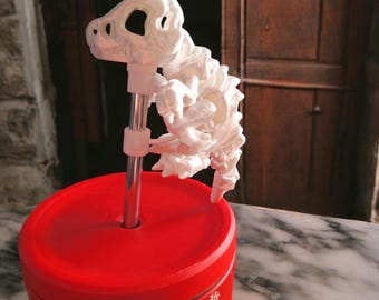Cappello di paglia con scheletro di T-rex piccolo e articolato in 3D / animali T-rex stampati in 3D / copricapo di dinosauro T-rex con figurine Fidget