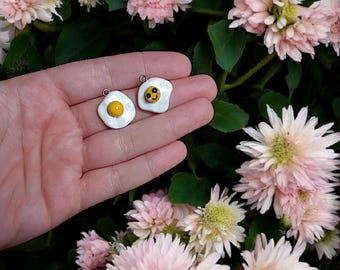 Polymer clay egg charms / cute kawaii clay fried egg food charms jewelry stitch marker progress keeper notions