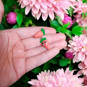 Polymer clay carrot charms / cute kawaii clay carrot food charm jewelry / easter charm stitch marker progress keeper notions