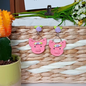 Kawaii floral pig earrings / polymer clay pink pig earrings / kawaii animal jewelry / floral earrings / lavender rose earrings