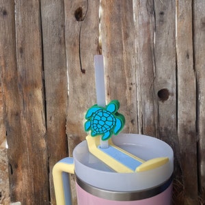 3D printed painted green blue sea turtle straw buddy charm tumbler accessories / tumbler charm straw buddy / beach turtle straw topper charm