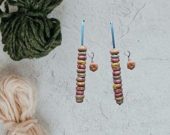 Polymer clay frosted donut crochet hook / clay kawaii dessert food crochet hook knitting accessory stacked donuts