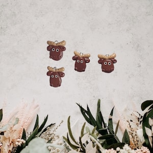 Dijes de alce kawaii / Dijes de alce de arcilla polimérica / Dijes kawaii / Joyas de animales kawaii