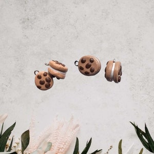 Kawaii ice cream cookie sandwich charms / polymer clay ice cream sandwich cookie charms / kawaii food jewelry charms stitch marker