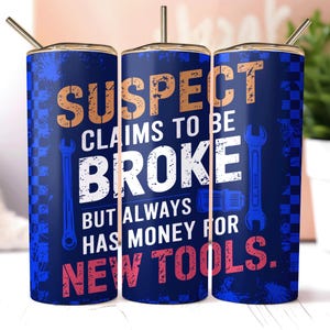 Verdachte beweert blut te zijn, maar heeft altijd geld voor nieuw gereedschap, trendy ontwerp, bekeromslag, man cadeau digitale download, monteur png-omslag,