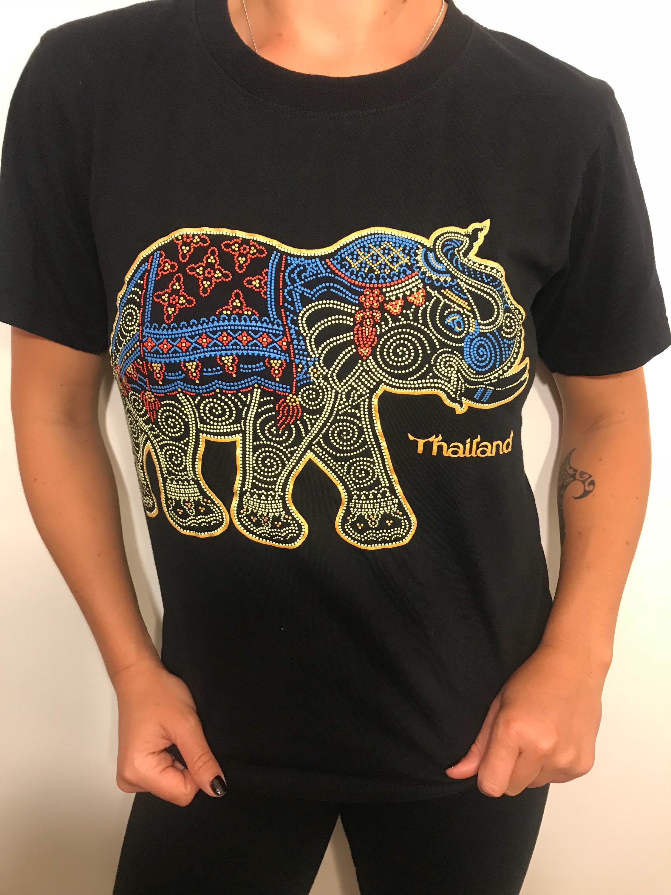 T shirt with elephant outlet