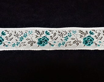 Ribete floral plateado metálico y turquesa sobre blanco, 1/2 in de ancho