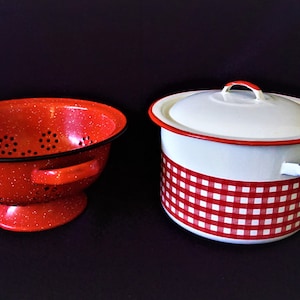 Vtg 4qt Red Gingham Enamel Pot w/ Red Enamel Strainer Set, Vintage 60s – 70s