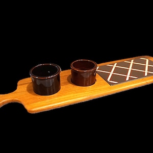 Vtg Georges Briard Simplicity Wood Paddle Board Shaped Cheese / Charcuterie Board w/ Two Crocks, Vintage 1960s