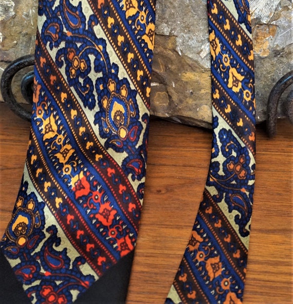 Vtg Seta di Como Silk Necktie, Italian, Diagonal Floral Stripes, Vintage 60s – 70s View 3