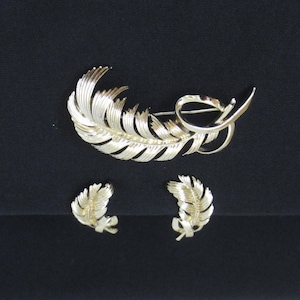 CORO Jewelry Set, Clip on Earrings and Brooch, Feather Motif Costume Jewelry, Vintage 60s