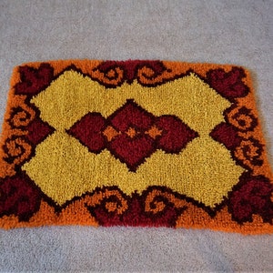 Vtg Latch Hook Rug, BoHo Eclectic Design, Orange, Red, Yellow, 32in. x 22in, Vintage 70s – 80s