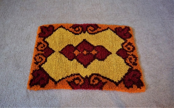 Vtg Latch Hook Rug, BoHo Eclectic Design, Orange, Red, Yellow, 32in. x 22in, Vintage 70s – 80s