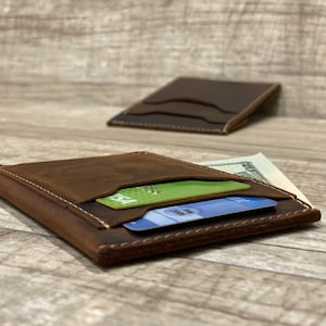 CARTERA DE CUERO MINIMALISTA, Cartera de bolsillo frontal delgada personalizada, Tarjetero para hombre, Tarjetero de cuero desgastado, Regalo perfecto