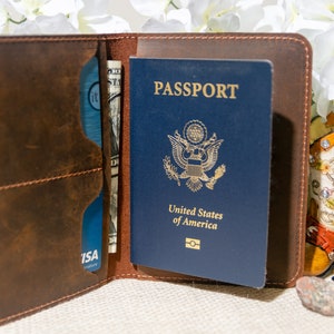 Personalice el titular del pasaporte de cuero, billetera de viaje, billetera de pasaporte, regalo personalizado para el hombre