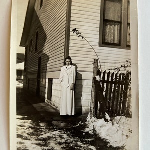 Vintage Original Photos - Winter White Wardrobe - 1940s Fashion Woman - Photograph #23-116