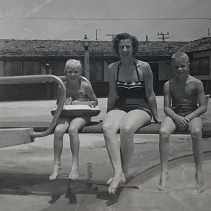 Vintage Original Photo 'Diving Board Family' 1950s Vacation Photograph 36-28 image 1