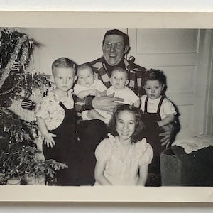 Vintage Original Foto &#39;Opa und die Grandkids&#39; 1950er Jahre Weihnachtsfotografie #36-47