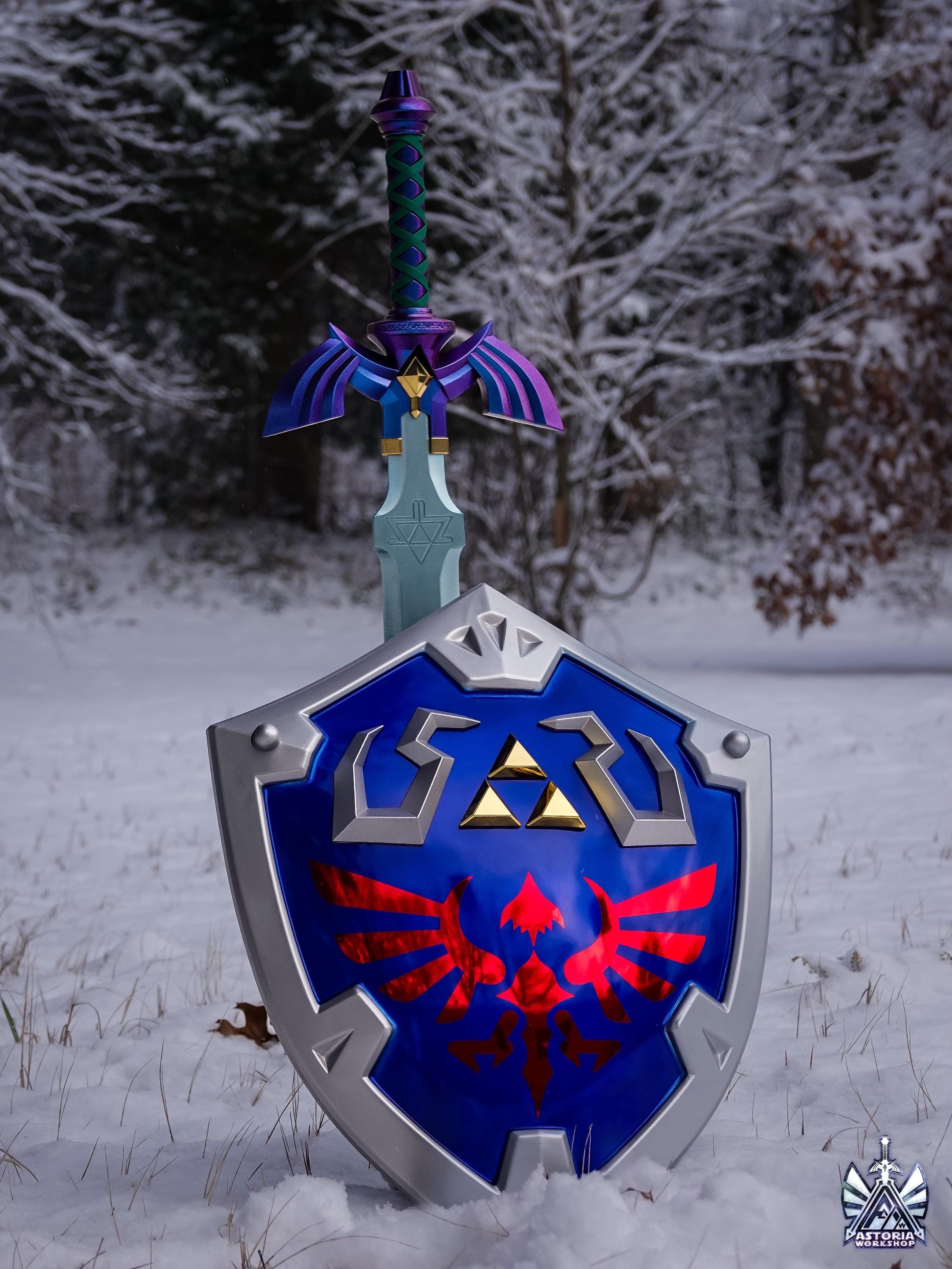 【金属製】ゼルダの伝説 ハイリアの盾 1/1スケール レプリカ（非公式品） ハイリアの盾 - ゼルダの伝説等身大1:1メタルレプリカ（BOTW、TOTK