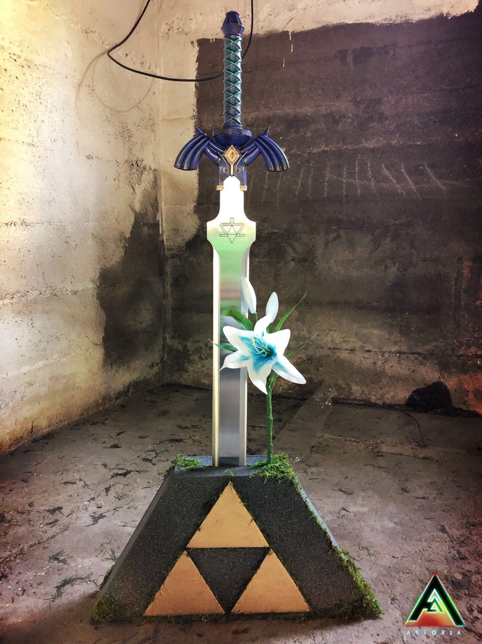 Legend of Zelda Triforce Display Pedestal of Time for Master Sword