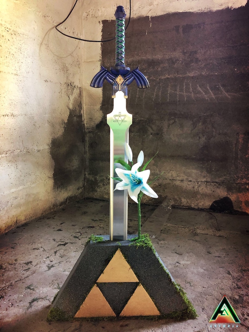 Legend of Zelda Triforce Display Pedestal of Time Master